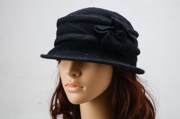 Beautiful Ladies Wollen Warm Winter Flower Caps 001