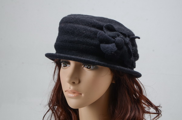Beautiful Ladies Wollen Warm Winter Flower Caps 003