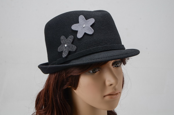 Beautiful Ladies Wollen Warm Winter Flower Caps 018
