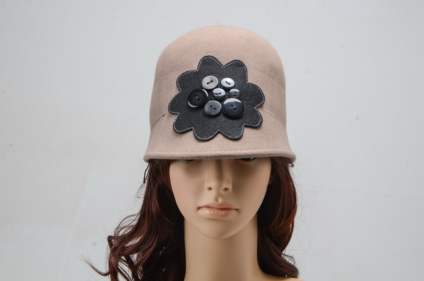 Beautiful Ladies Wollen Warm Winter Flower Caps 021