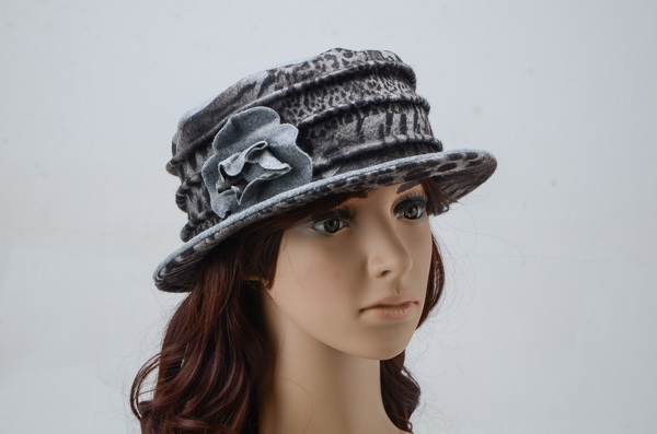 Beautiful Ladies Wollen Warm Winter Flower Caps 028