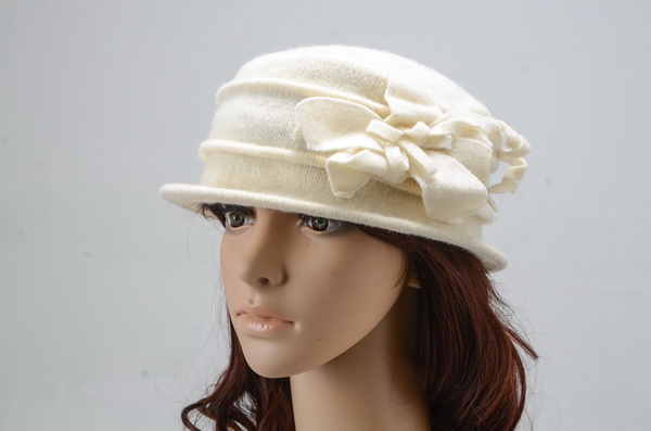 Beautiful Ladies Wollen Warm Winter Flower Caps 037